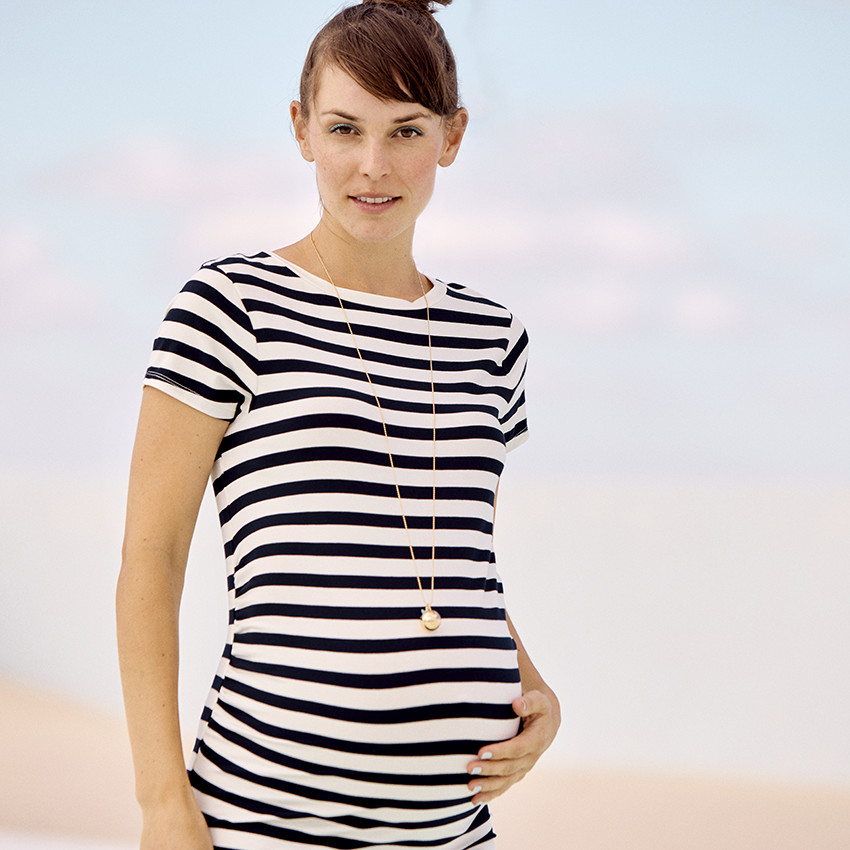 Robe de grossesse manches courtes moulante rayée 