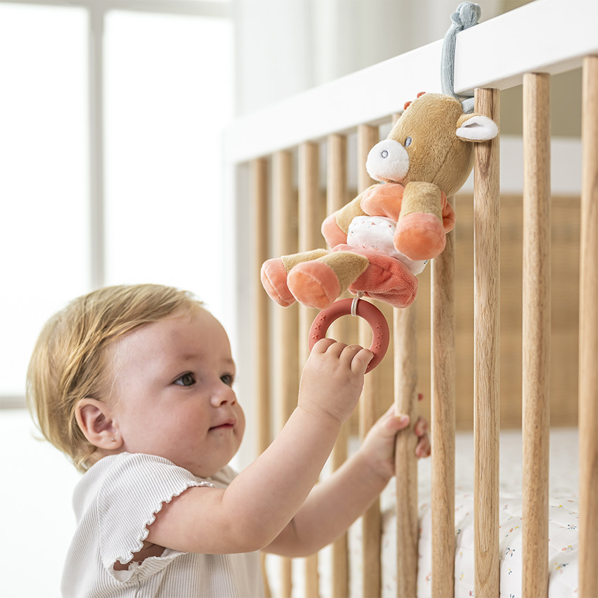 Trillende knuffel - Mila de koe - Donker warm beige - 25 cm 