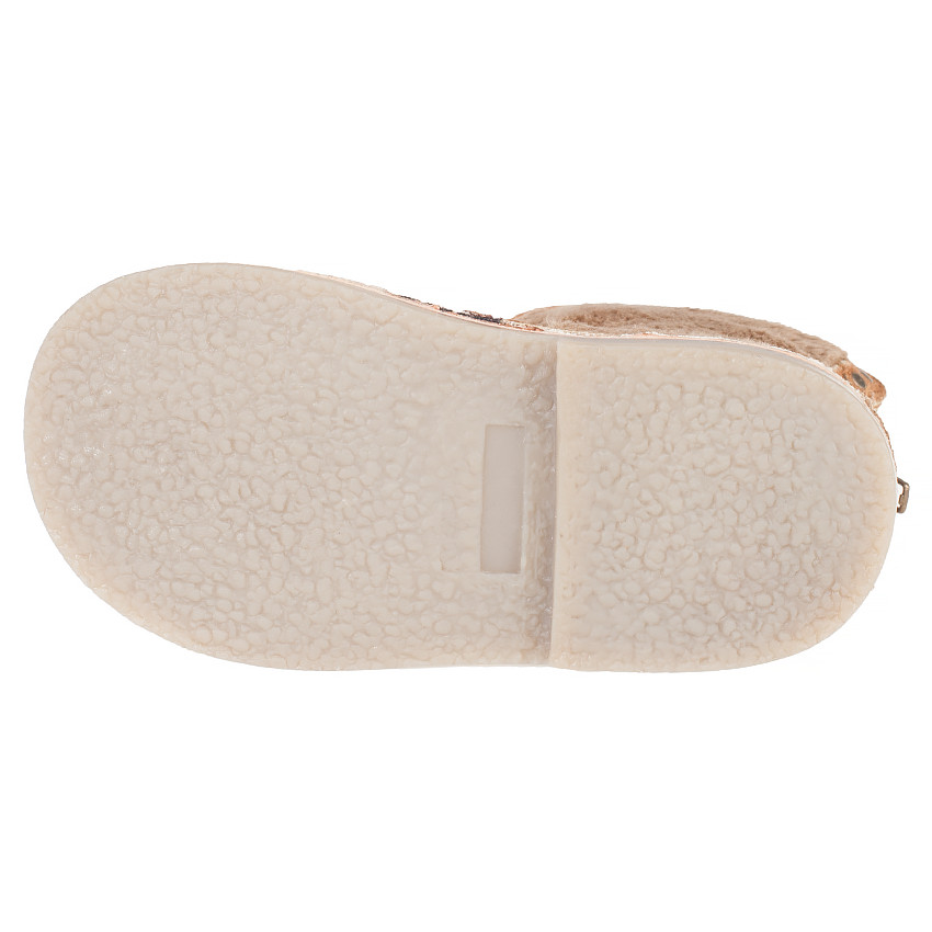 Bottines en cuir camel avec rivets et fausse fourrure 