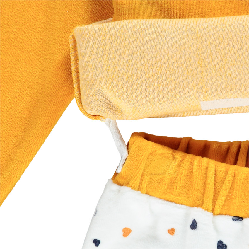 Fluwelen pyjama met hartjesprint voor babymeisjes 