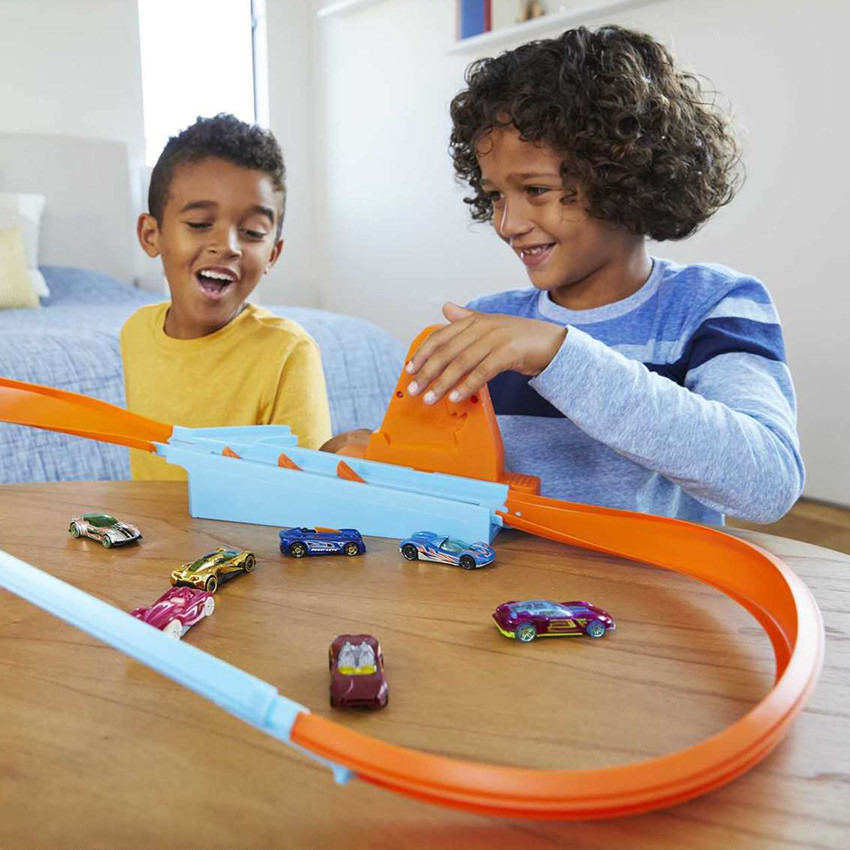 Piste de course Champion du circuit rapide + voiture 