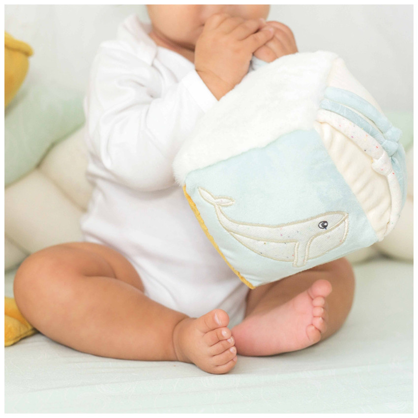 Cube d'éveil Irène la baleine 12x12cm 