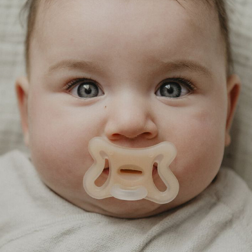 Sucette Zero.Zero avec tétine symétrique en silicone SX Pro 0-6M Light 