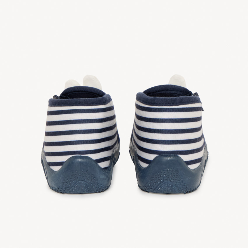 Chaussons forme bottillons rayés patch lapin pour bébé == 