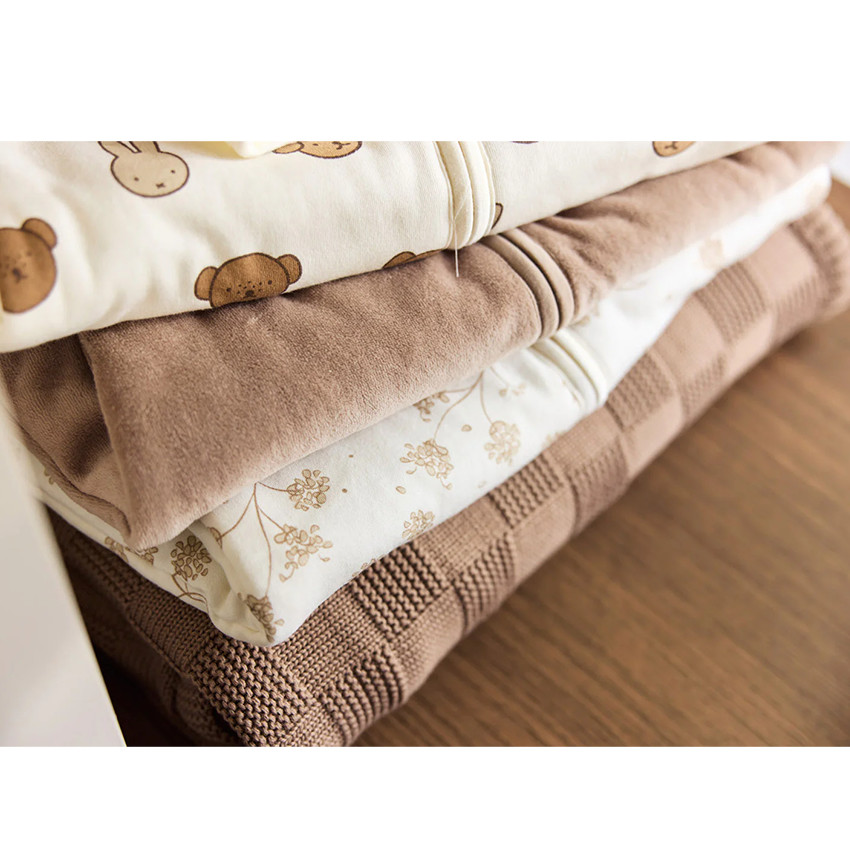 Couverture berceau Tricot carré - Sable chaud/Velvet - 75x100 cm 