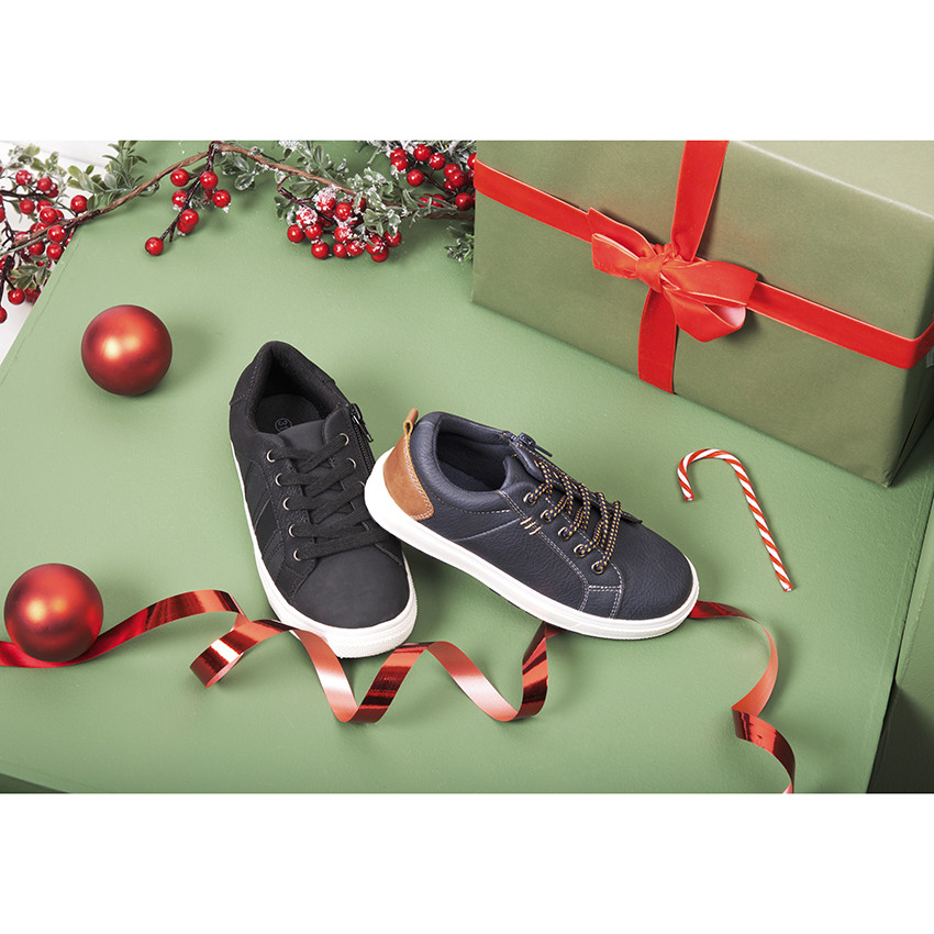 Lage sneakers met veters en tweekleurige inzetstukken voor jongens 