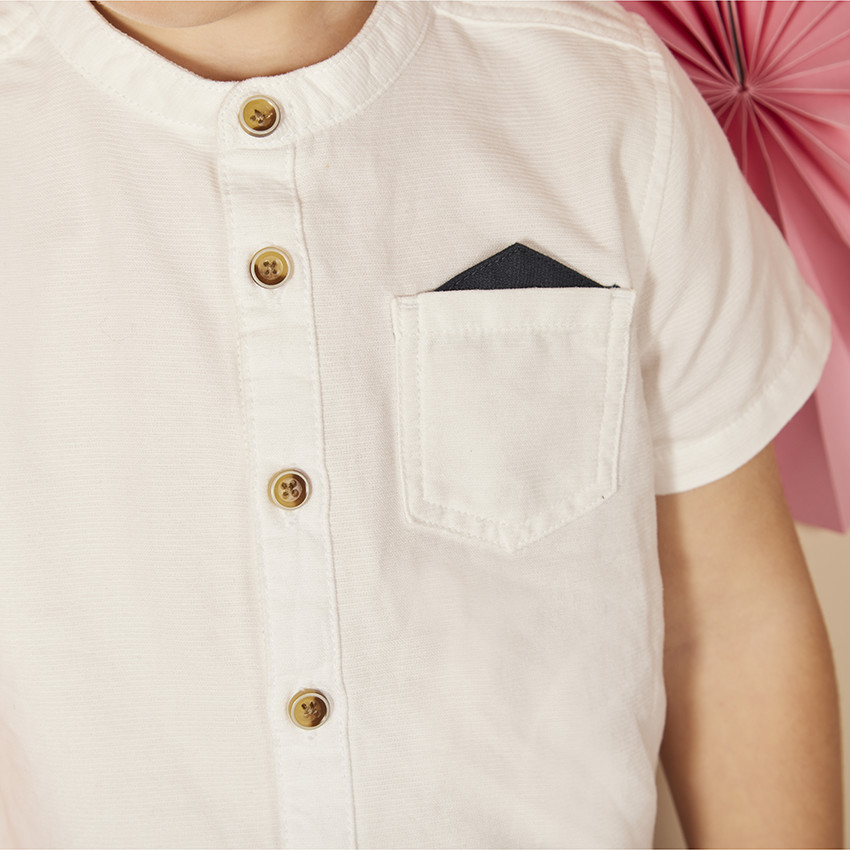 Chemise met korte mouwen en mao kraag met zakdoek voor baby jongen 