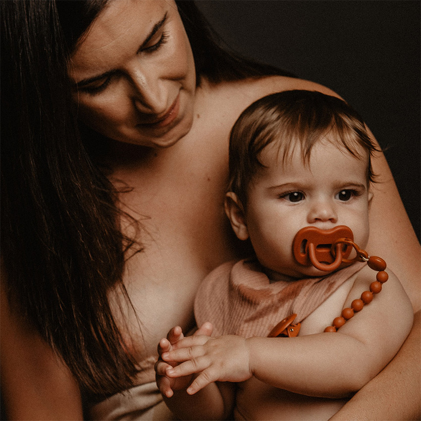 Attache-sucette Colour Essence en silicone Tuile 