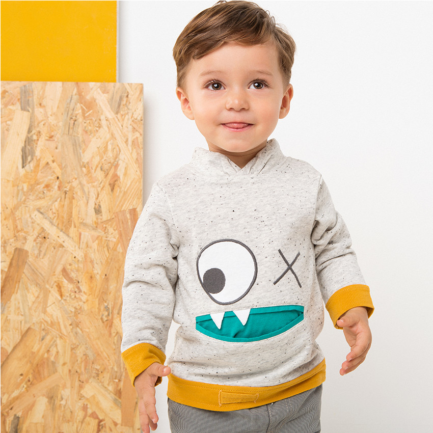 Sweat en molleton neps avec poche forme bouche 