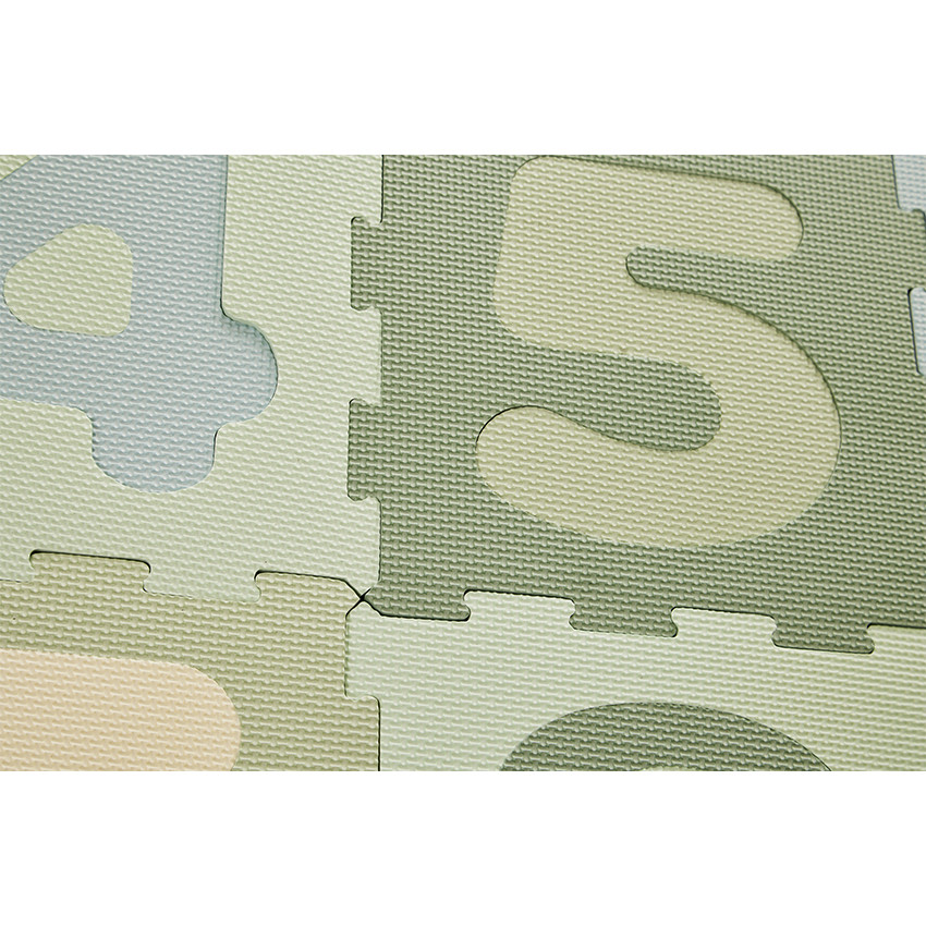 Speelkleed van schuim met 10 genummerde tegels in het groen 