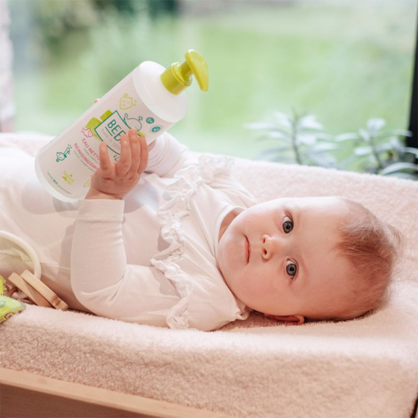 Eau nettoyante bébé pour visage, corps et siège – 500ml 