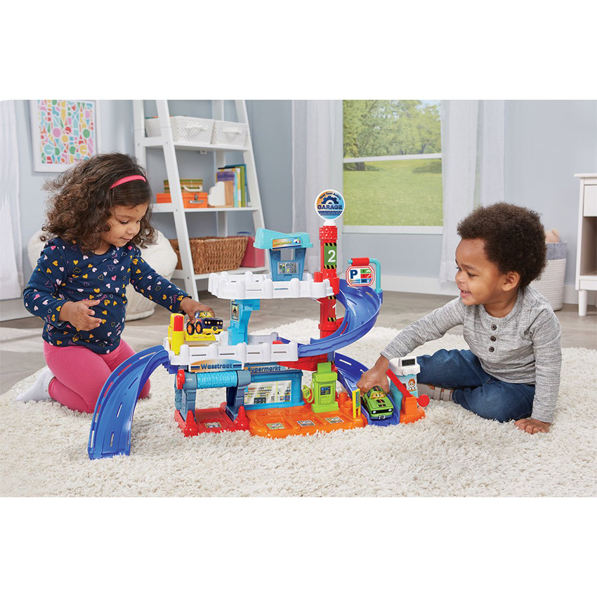 Auto circuit garage Toet Toet auto Ryan Raceauto 