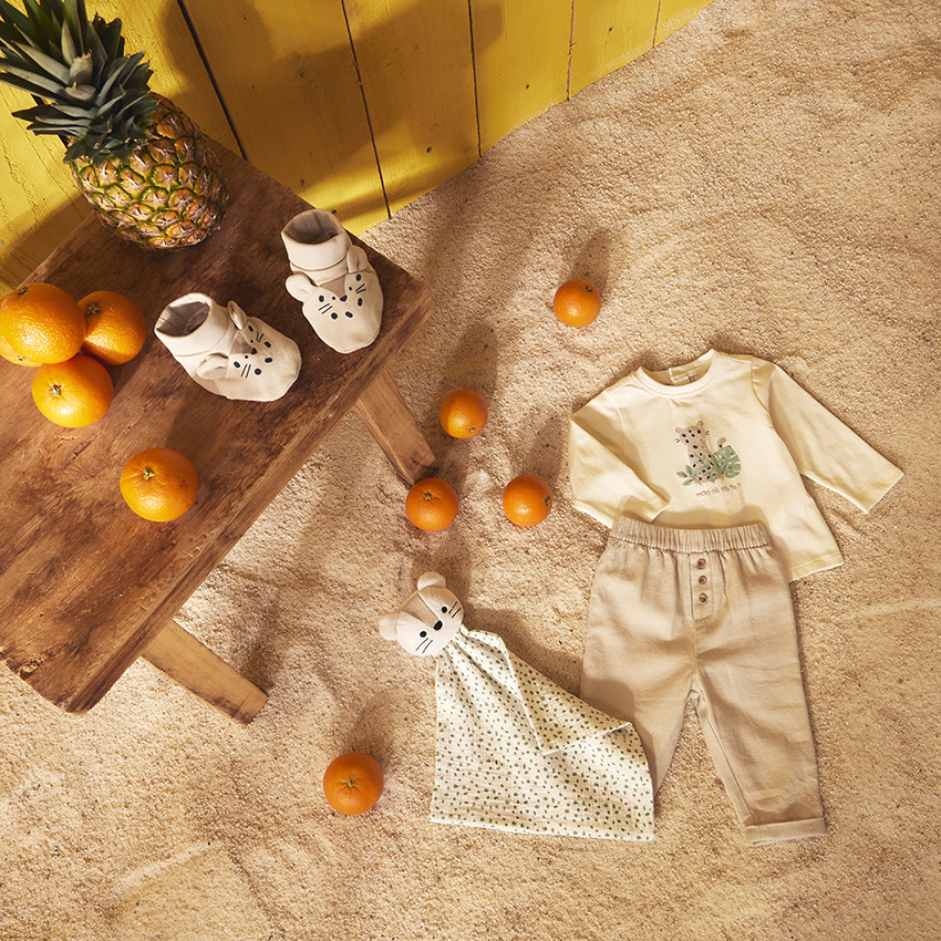 Speelse pantoffels Savannah in interlock voor baby