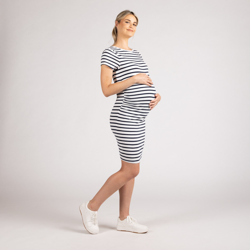 Robe de grossesse moulante à rayures 