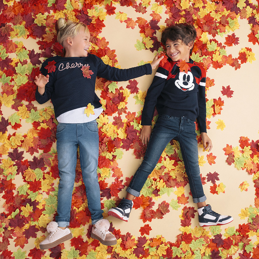 Pull en tricot bicolore motif Mickey Disney 