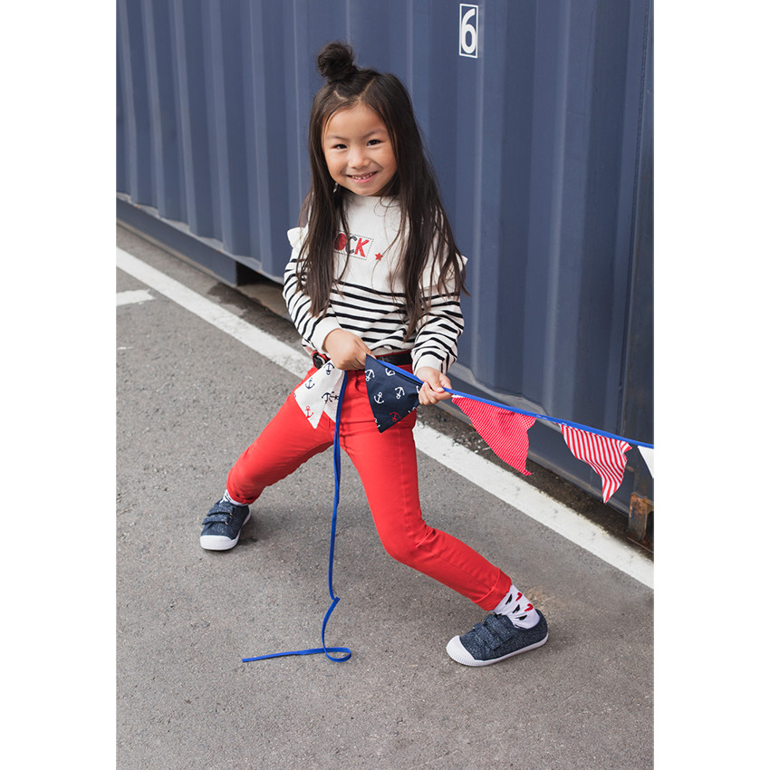 Lage blauwe sneakers van stof met glanzende draadjes van 24 tot 29 