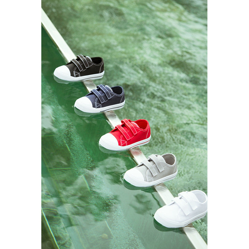 Baskets basses en toile à scratchs du 20 au 23 