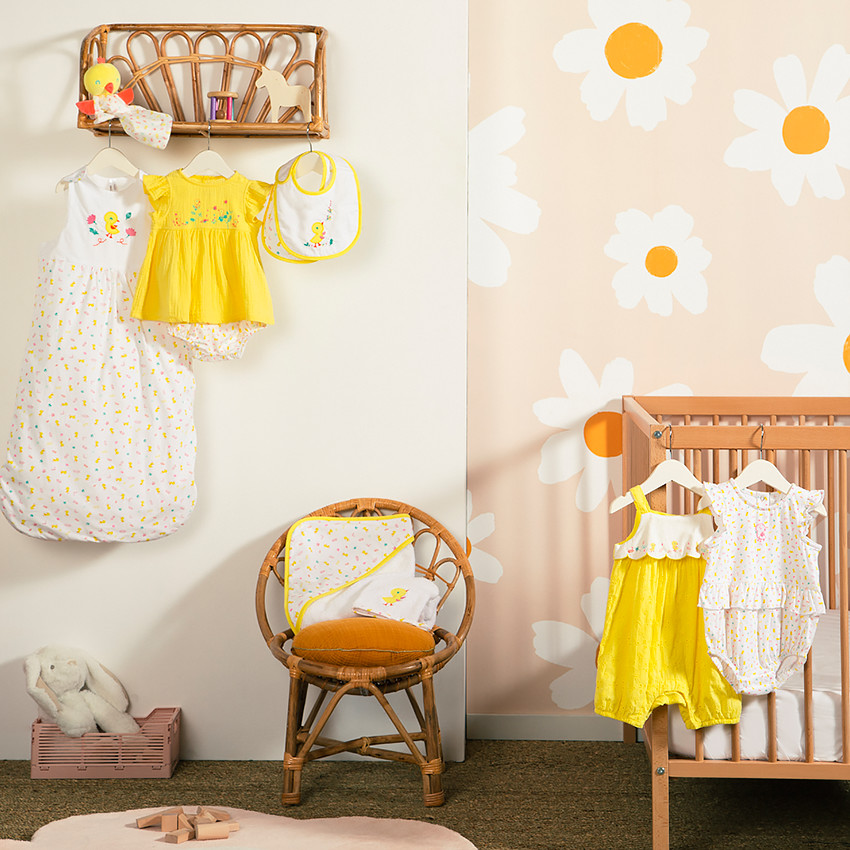 Doudou en velours et double gaze de coton petit poussin pour bébé 