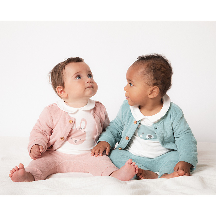 Comment choisir un ensemble pour bébé garçon ? – guide féminin
