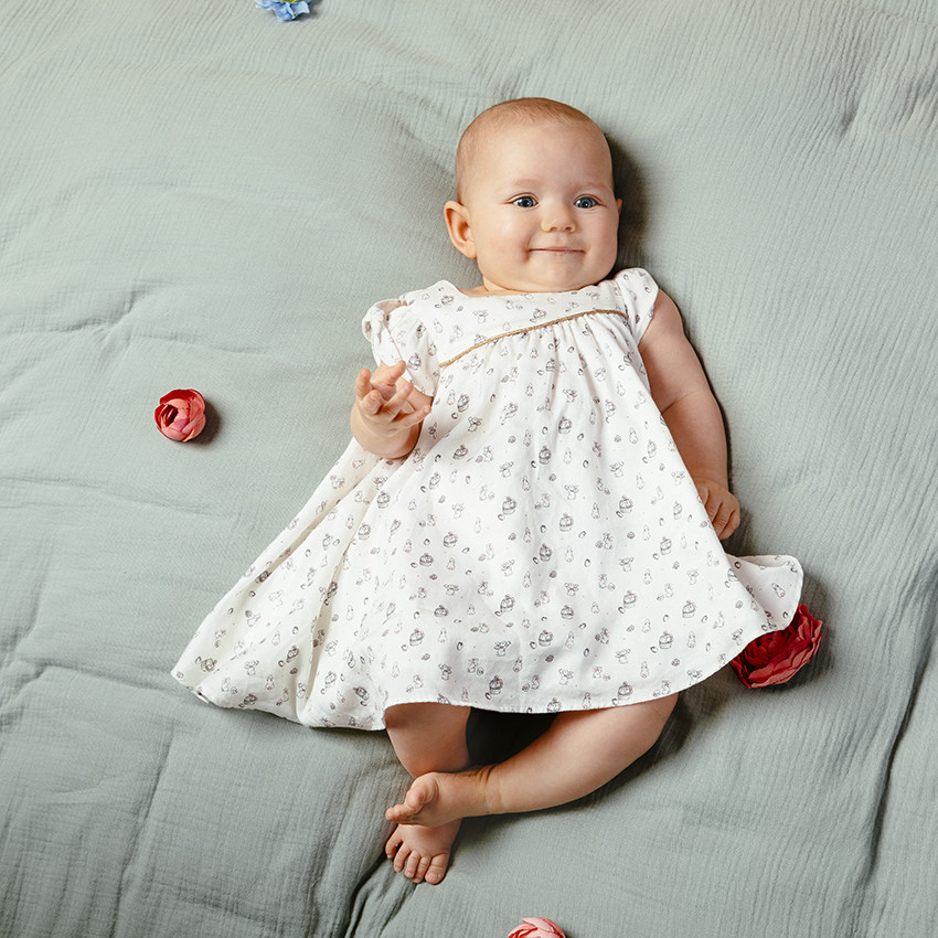 Ensemble avec robe imprimée lapins et bloomer 