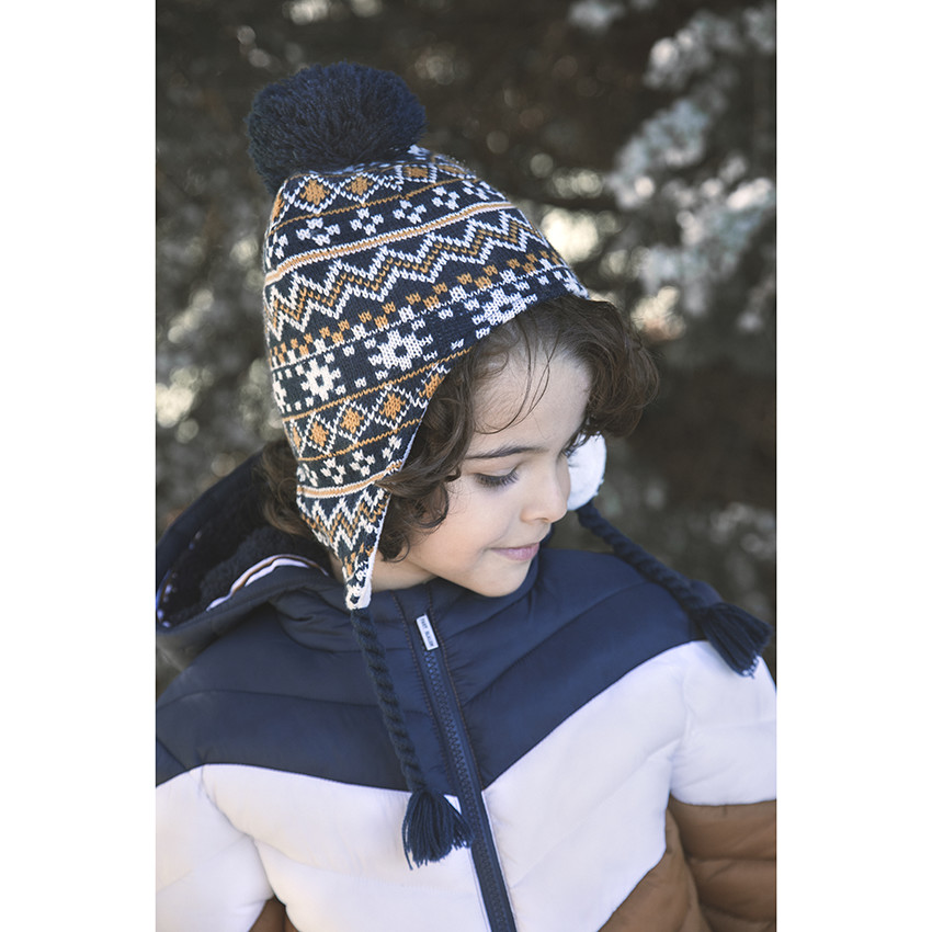 Ensemble van muts en snood met prints en voering van sherpastof 