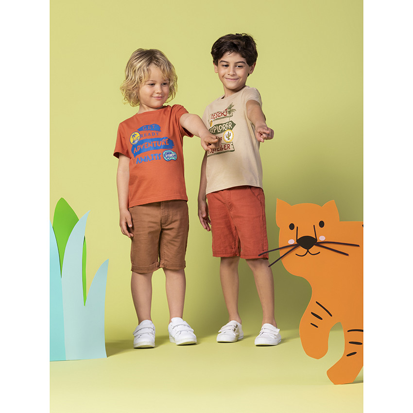 T-shirt manches courtes à motif printé et badges brodés 