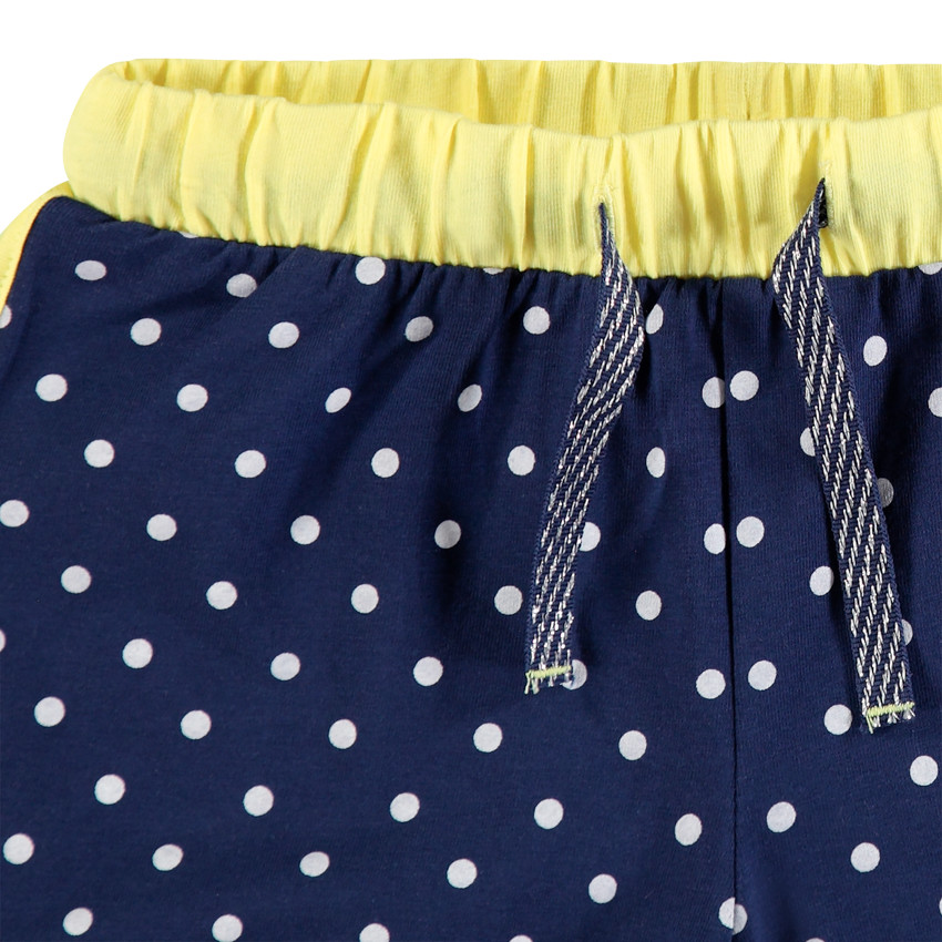 Ensemble à fleurs en sequins et short à pois 