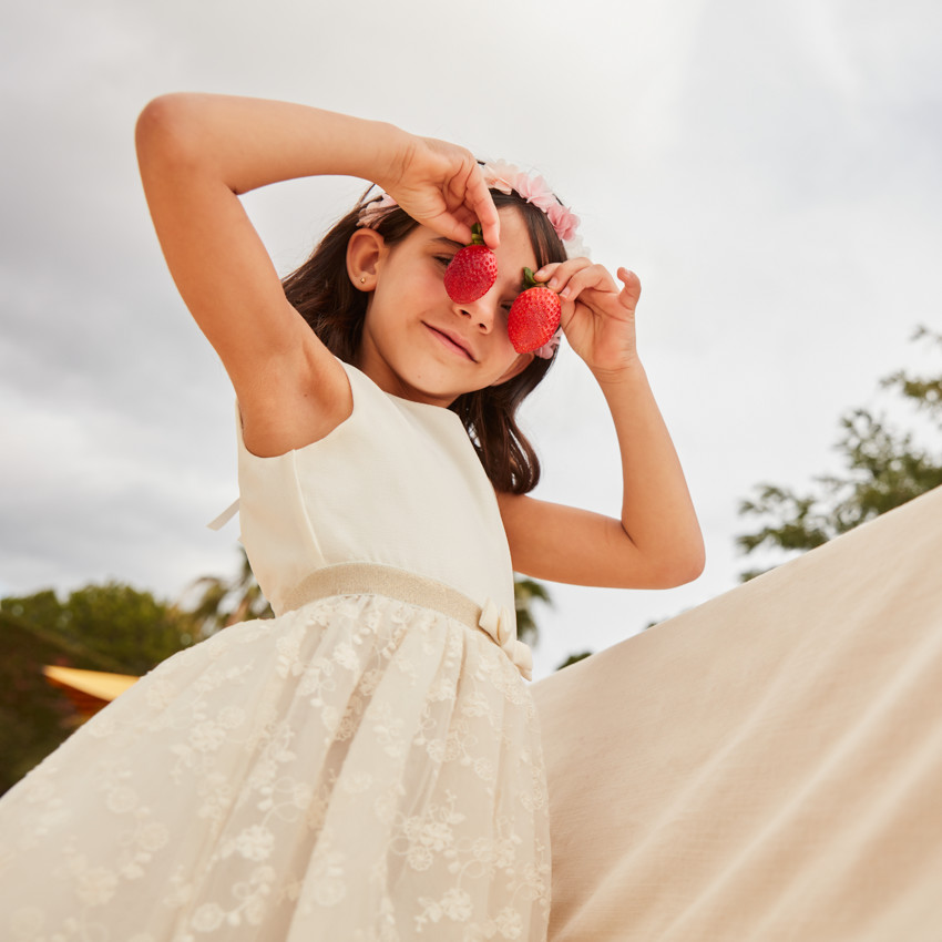 Meisjes 2-in-1 jurk met een hartvormige open rug. 