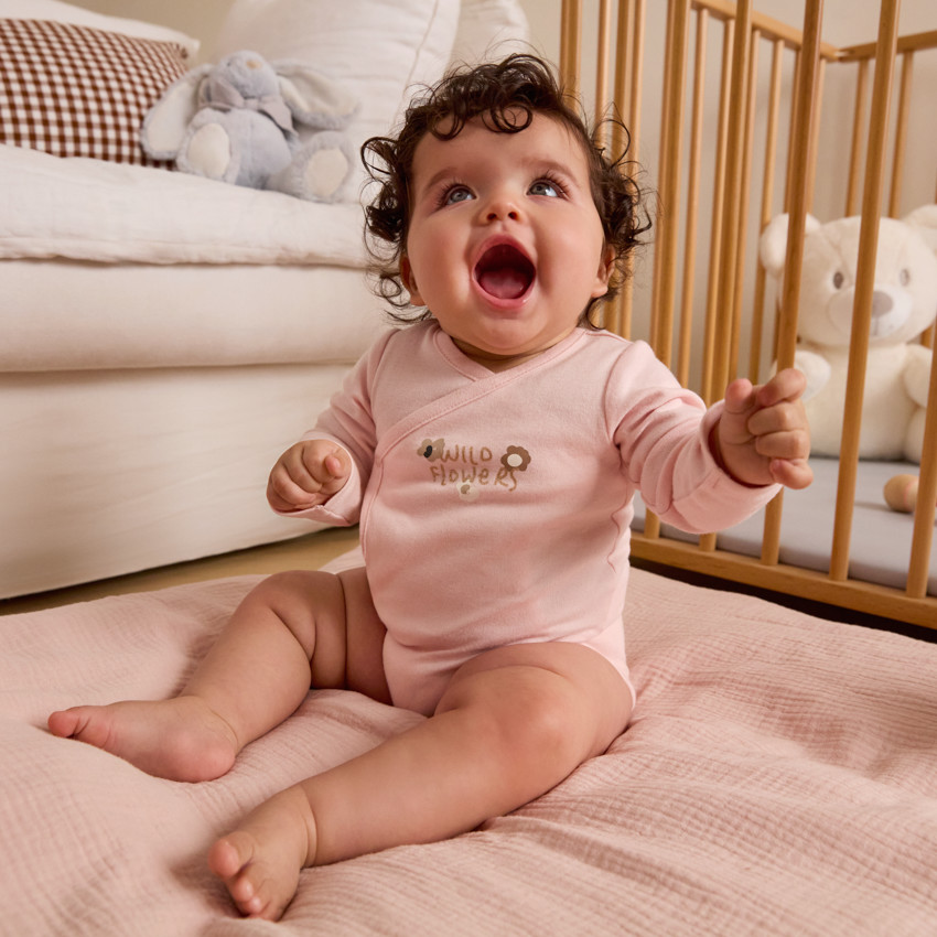 Lot de 3 bodies manches longues fantaisie pour bébé fille avec ouvertures différentes selon l'âge 