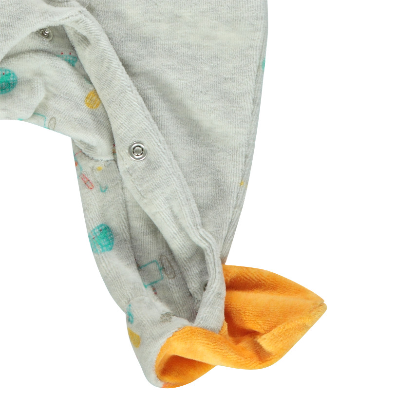 Dors-bien en velours avec animal fantaisie printé et brodé 