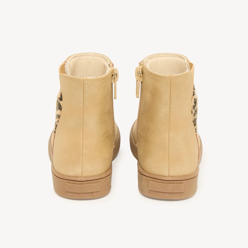 Zwarte en elastische enkelboots voor meisjes met een leopardprint hartmotief. 