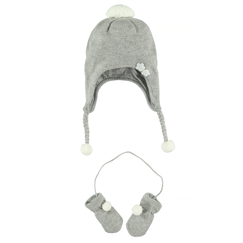 Gebreid set met chapka en wanten met pompons en bloemen 