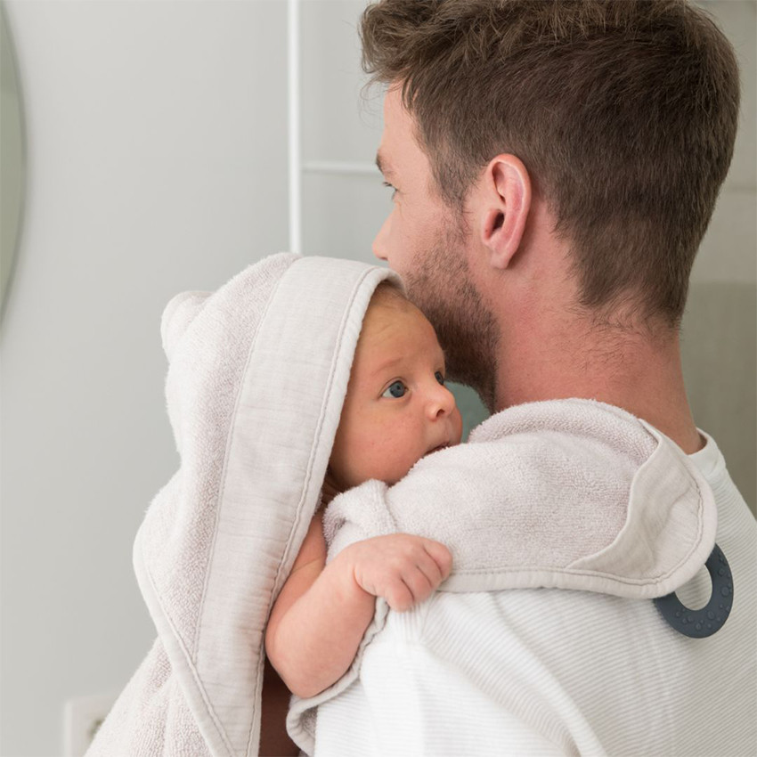 Cape de bain XL avec anneau de dentition Dry'n Play Almond 