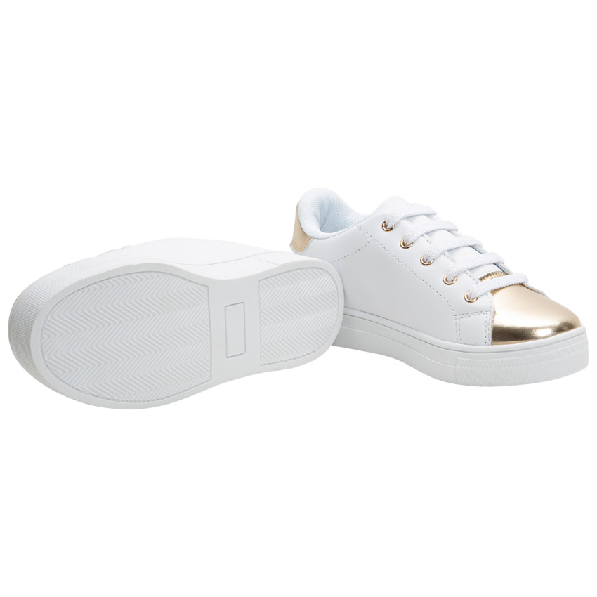 Baskets basses avec empiècements dorés et étoiles pailletées 