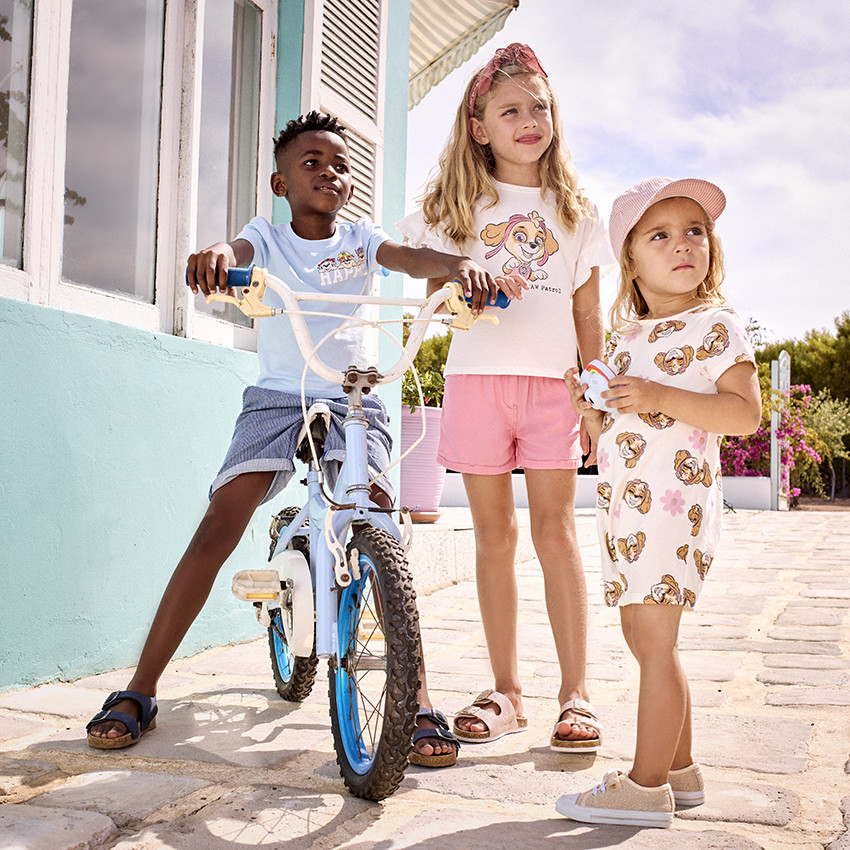 Bermuda fantaisie à fines rayures pour garçon 