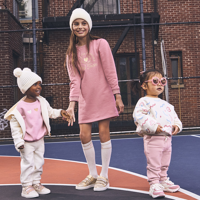 Jogging fleece met geborduurd hart in lurex voor meisjes 