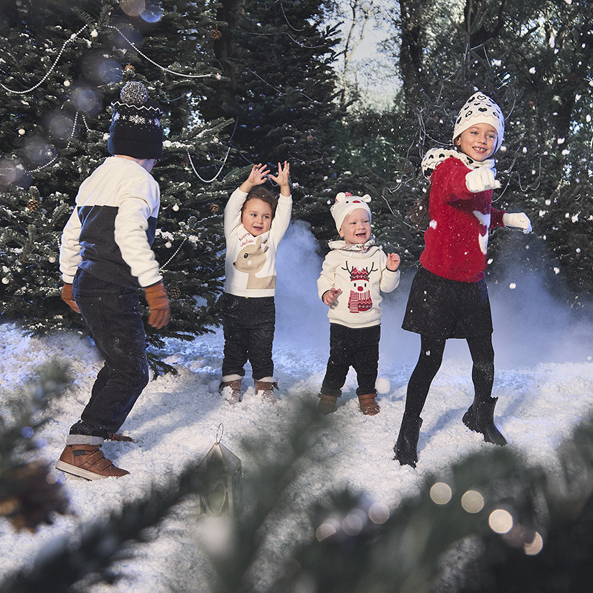 Fluwelen trui met geborduurde rendier voor baby jongen 