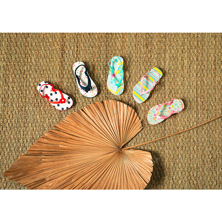 Tongs à rayures multicolores pour fille avec lanière selon l'âge 