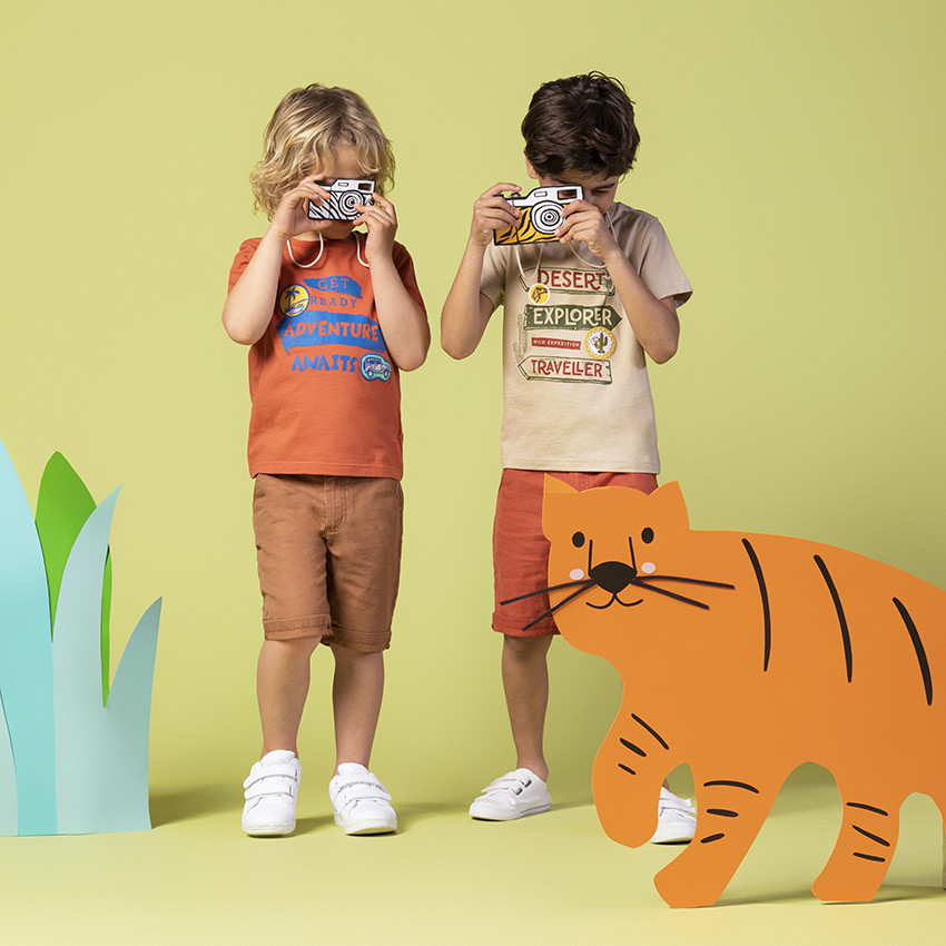 T-shirt manches courtes à motif printé et badges brodés 