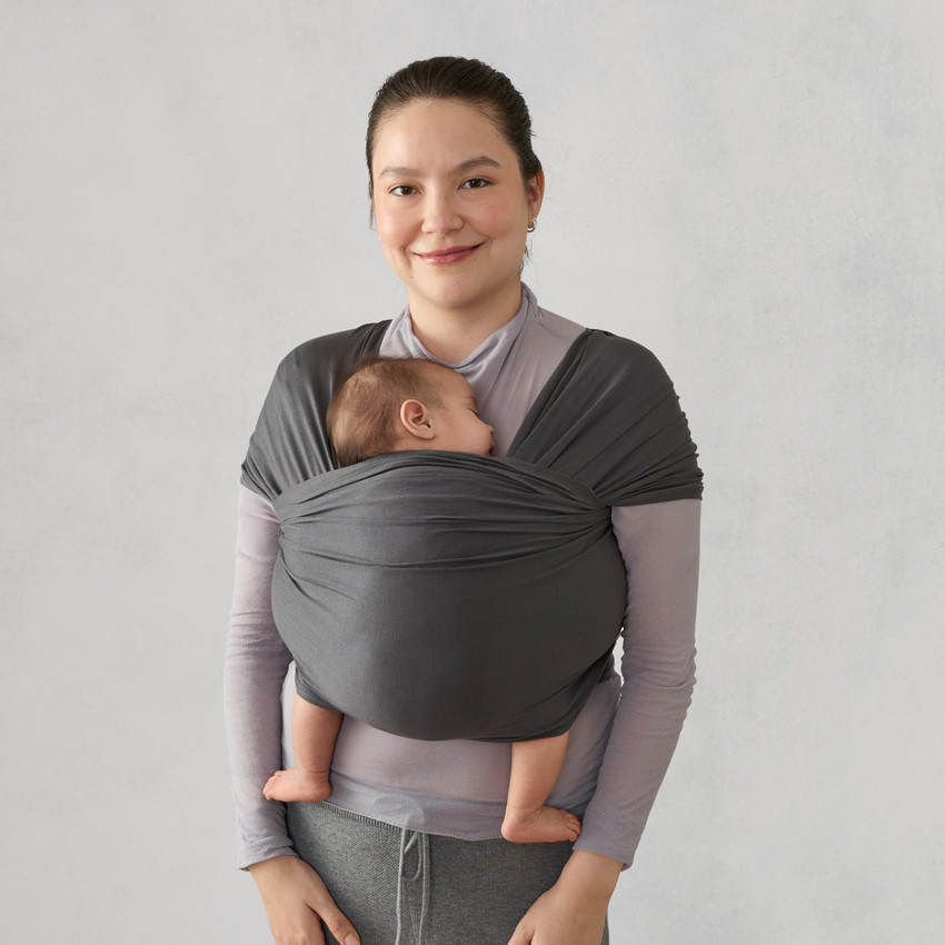 Draagdoek gebreid Aura Soft black Ergobaby ultralicht en makkelijk te knopen 