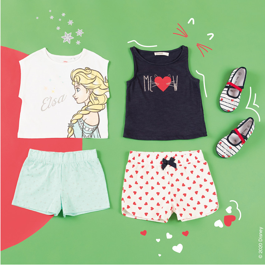 Chaussons bas en jersey avec rayures et coeurs contrastés 