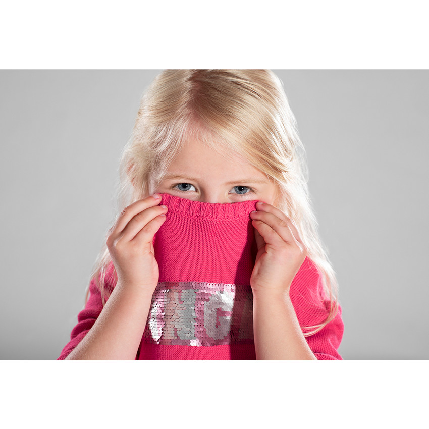 Pull en tricot avec message en sequins magiques 