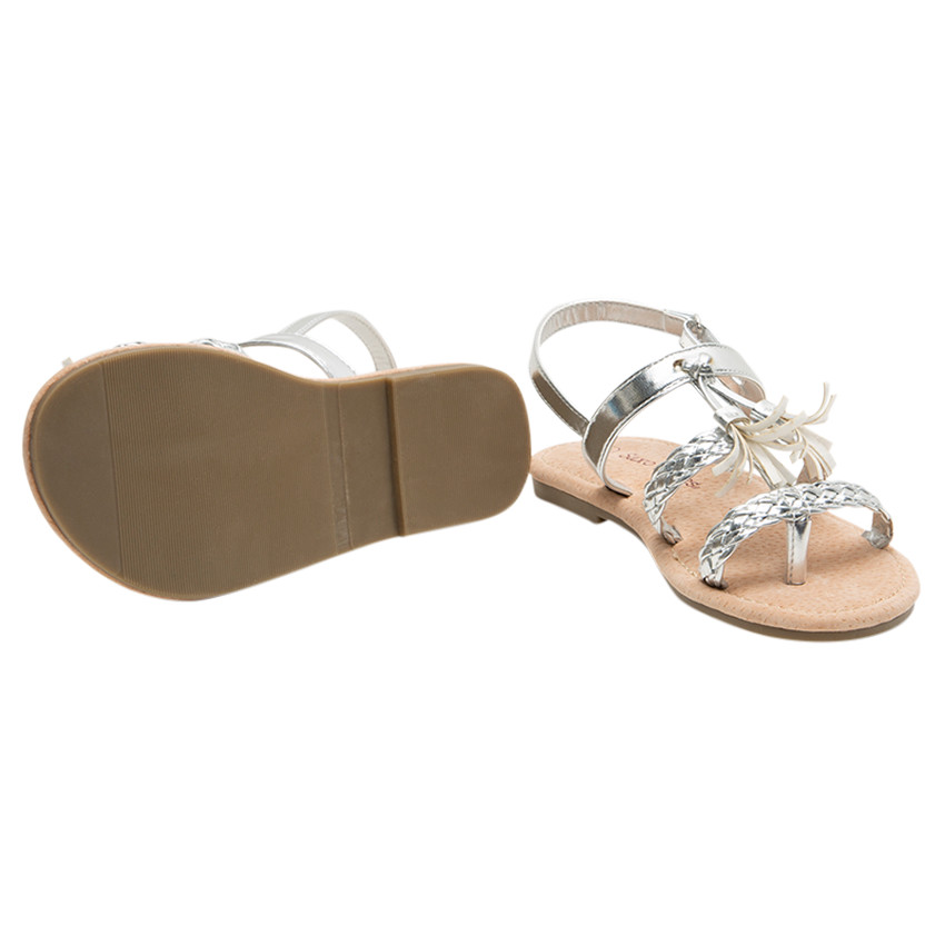 Zilveren sandalen met gevlochten riempjes en pompon 