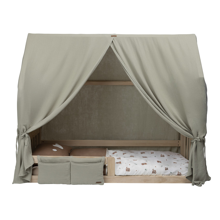 Hangende bedzak van groene gaas 