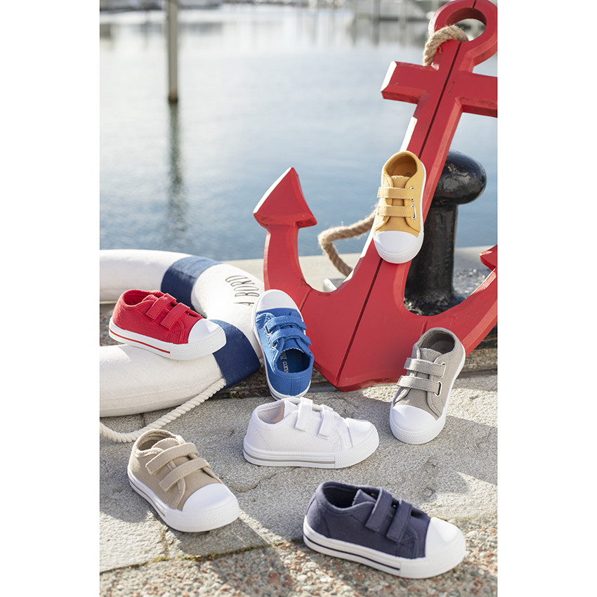 Baskets basses en toile à scratchs du 20 au 23 