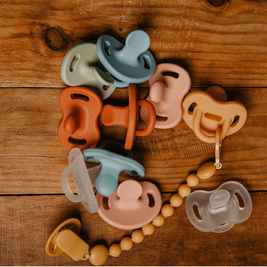 Attache-sucette en silicone Colour Essence bleu 