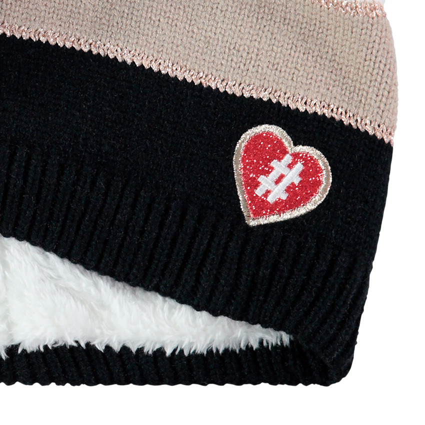 Ensemble bonnet, gants et snood en tricot à badges forme coeur 