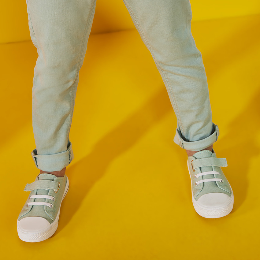 Baskets basses en toile avec lacets élastiques et velcro pour garçon 