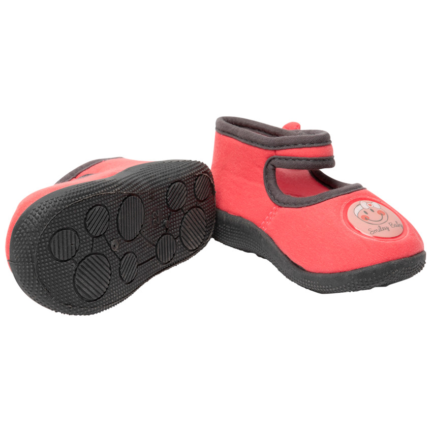 Babypantoffels in jersey met Smiley Baby-badge. 