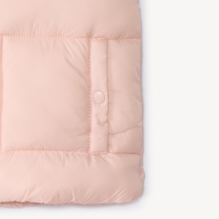 Donsjas mouwloos met speelse kap voor babymeisje 